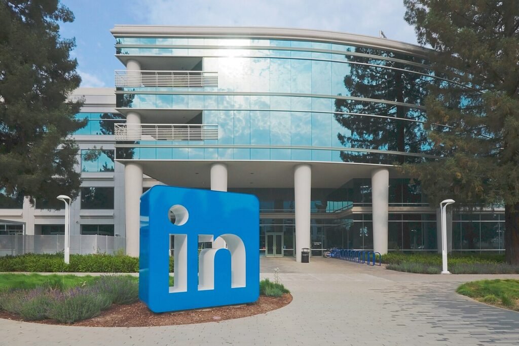 LinkedIn Blames ‘Error’ After Censoring Pro-ICE Post LinkedIn Blames ‘Error’ After Censoring Pro-ICE Post