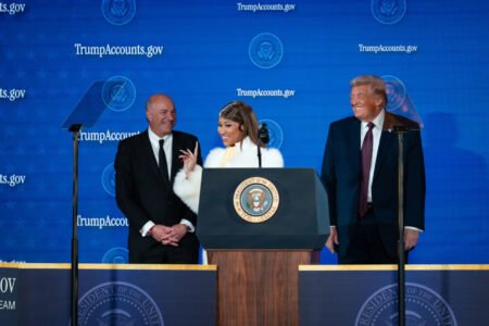 Nicki Minaj Says She Got Free Gold Card From Trump Nicki Minaj Says She Got Free Gold Card From Trump