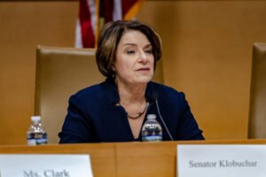 Sen. Amy Klobuchar Launches Minnesota Governor Bid Sen. Amy Klobuchar Launches Minnesota Governor Bid