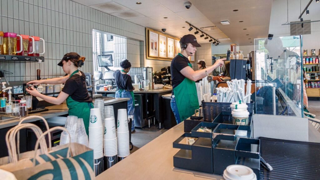 Starbucks’ turnaround plan shows promise in US as sales growth returns for first time in 2 years Starbucks’ turnaround plan shows promise in US as sales growth returns for first time in 2 years