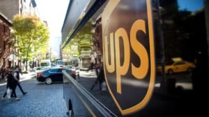 UPS to cut 30,000 more jobs amid turnaround plan UPS to cut 30,000 more jobs amid turnaround plan